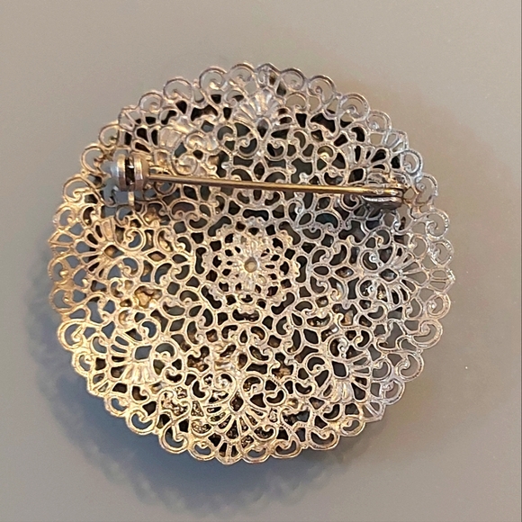 Filigree Peking Mottled Glass Stone Brooch, Max Neiger, Egyptian Revival - Picture 5 of 6